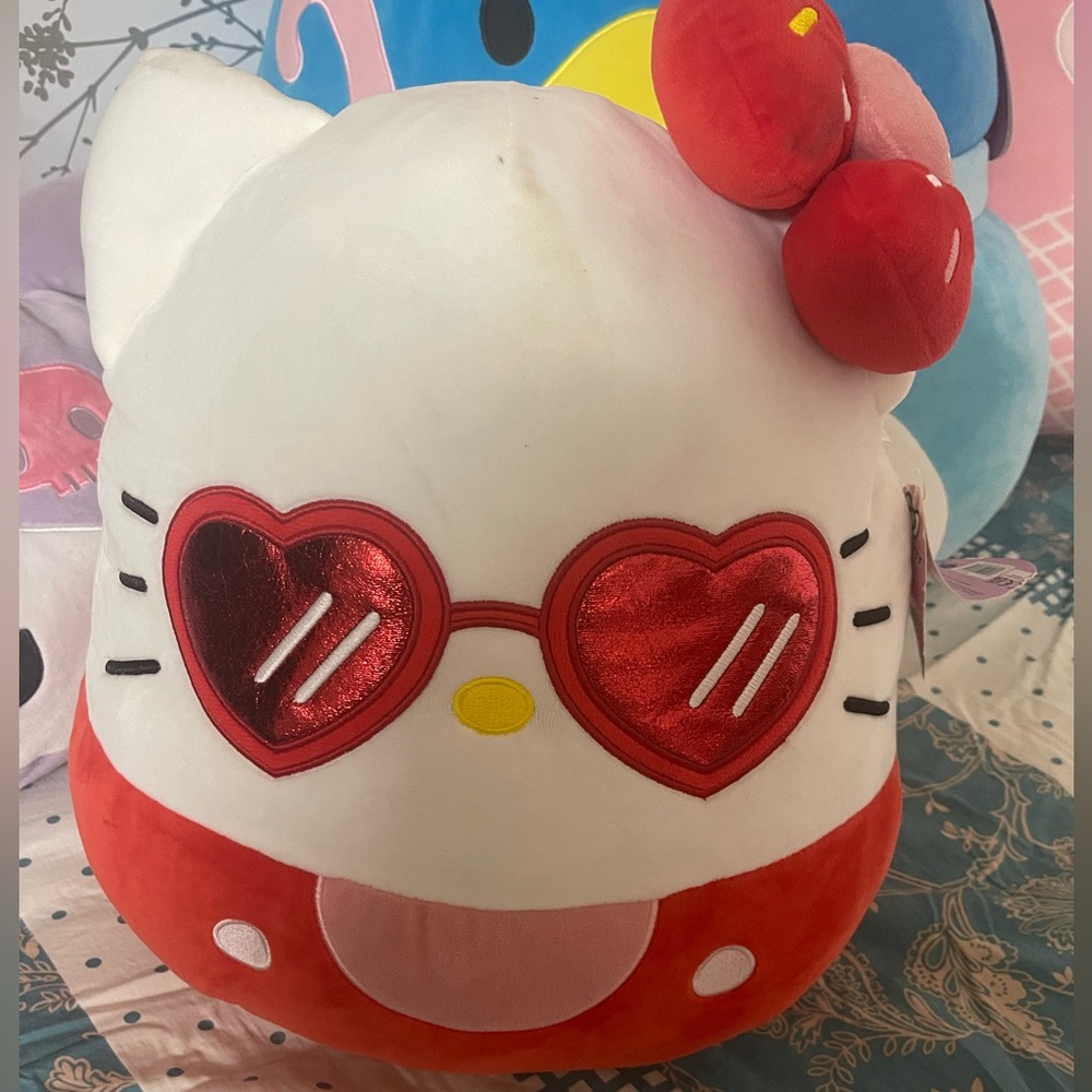 Hello kitty squishmellow